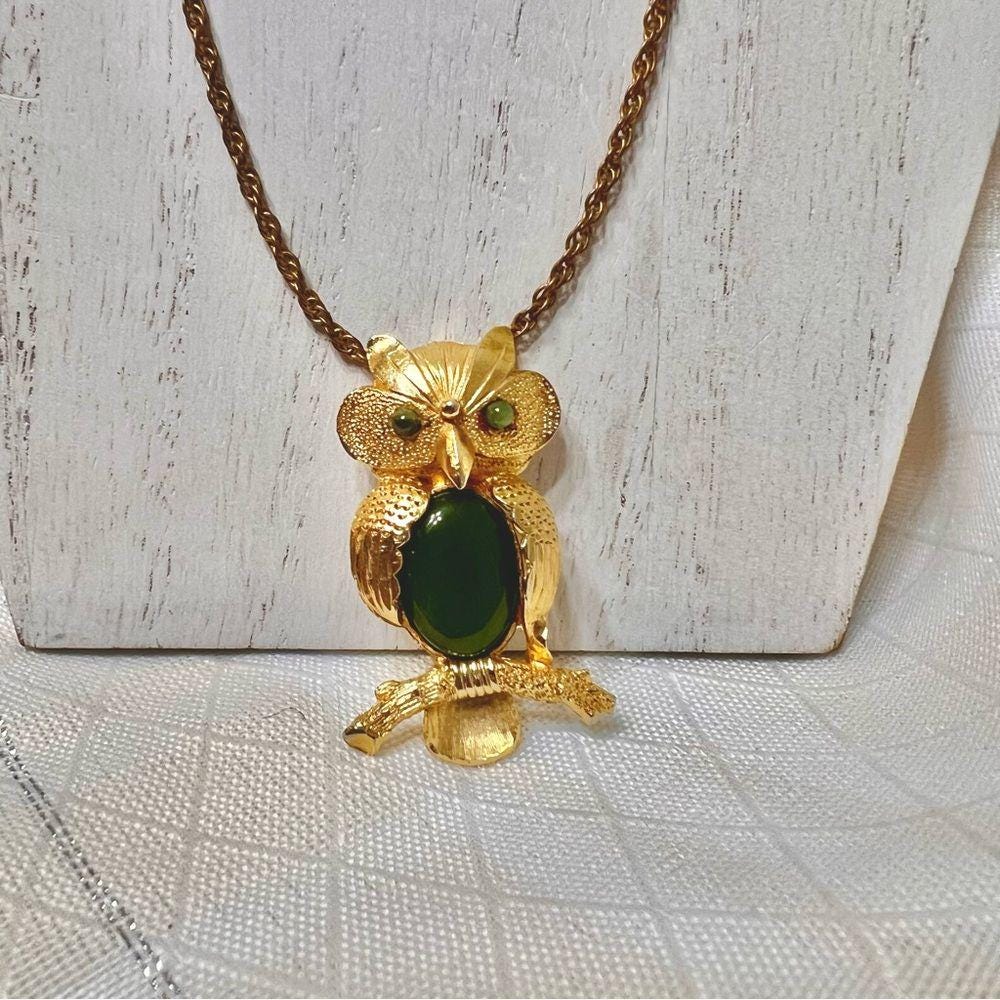 Vintage Gold Tone Owl Brooch Pin Necklace with Green Jade like Stones,