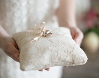Wedding Ring Pillow, Ring Bearer Pillow, Wedding Pillow, Wedding Ring Pillow, Ring Bearer, Lace Ring Pillow, Rustic Wedding, Ring Cushion