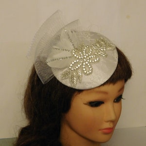 Wedding Bridal hairpiece fascinator White, Ivory bridal accessories Hairpiece,vintage inspired Hat fascinator birdcage veil, crystal beads