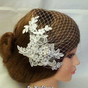 Birdcage veil with lace motif