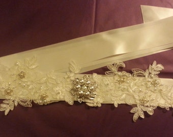 Bridal Accessories David's Bridal Wedding Belts David display picture 1