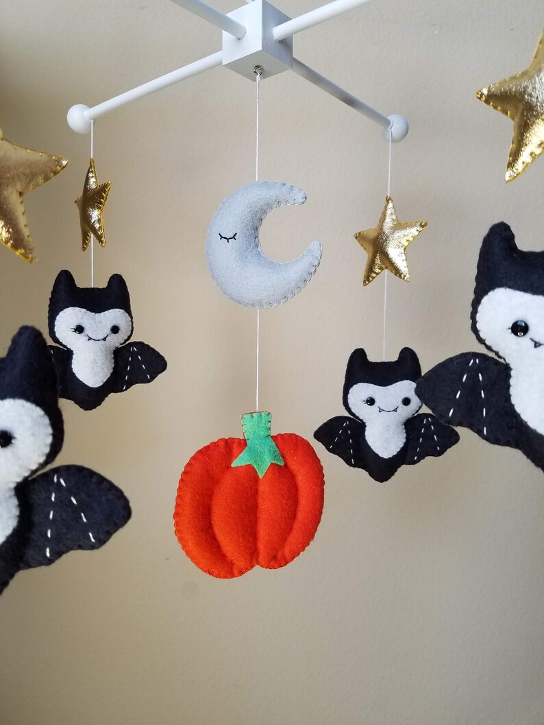 Bat baby mobile Halloween nursery mobile Spooky room decor Bat baby mobile Halloween nursery mobile Spooky room decor