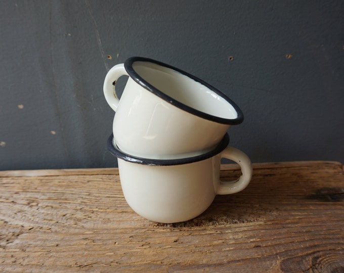 Vintage Enamel Mug Set / Enamel Cups / Home Kitchen Decor - Etsy