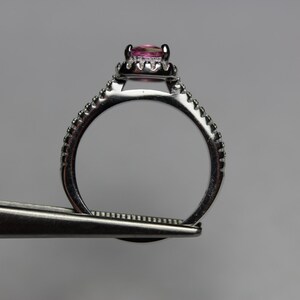 CLEARANCE Sparkling Genuine Pure Pink Topaz Square Cushion in an Accented Sterling Silver Setting 画像 5