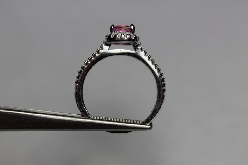 CLEARANCE Sparkling Genuine Pure Pink Topaz Square Cushion in an Accented Sterling Silver Setting 画像 5