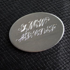 Een voorbeeld. Personaliserende handgravure.