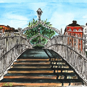Dublin Landmark - The Ha&#39;Penny Bridge, Dublin, Ireland