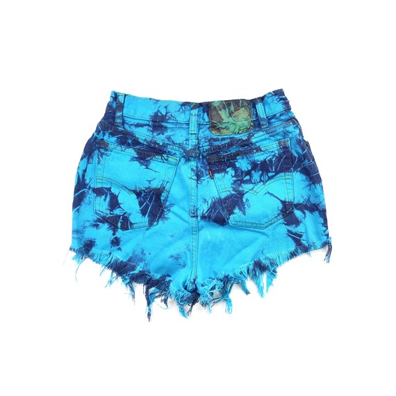 Vintage Levis 501 TieDye Blue Cut Off Shorts // S… - image 3