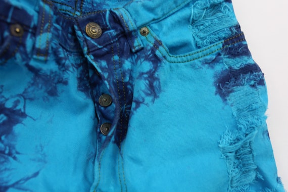 Vintage Levis 501 TieDye Blue Cut Off Shorts // S… - image 5