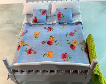 Set di biancheria da letto matrimoniale in scala 12 fatto a mano con rifiniture in pizzo