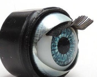 Sleeping eye size 18, blue (for the beading pattern "Blink")