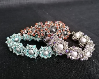 Beading Pattern "Ipheion", Tutorial for bezelling cotton pearls for a bracelet
