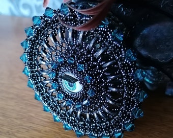 Beading Pattern "Blink", Tutorial for a Halloween pendant + Freebie "Spikes are beautiful"