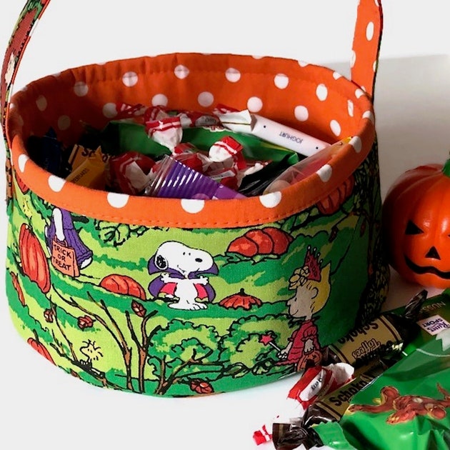 Trick or Treat Halloween Bucket, Halloween Gif Basket