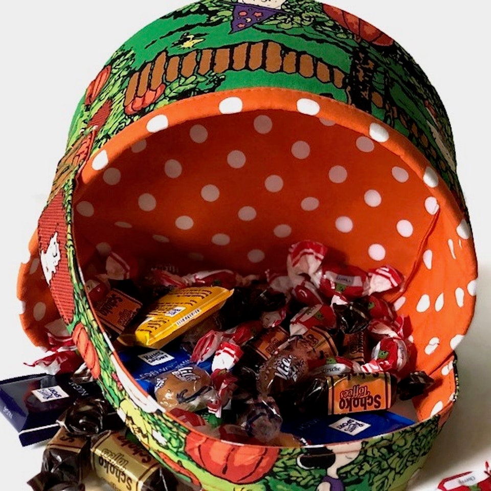 Trick or Treat Halloween Bucket, Halloween Gif Basket