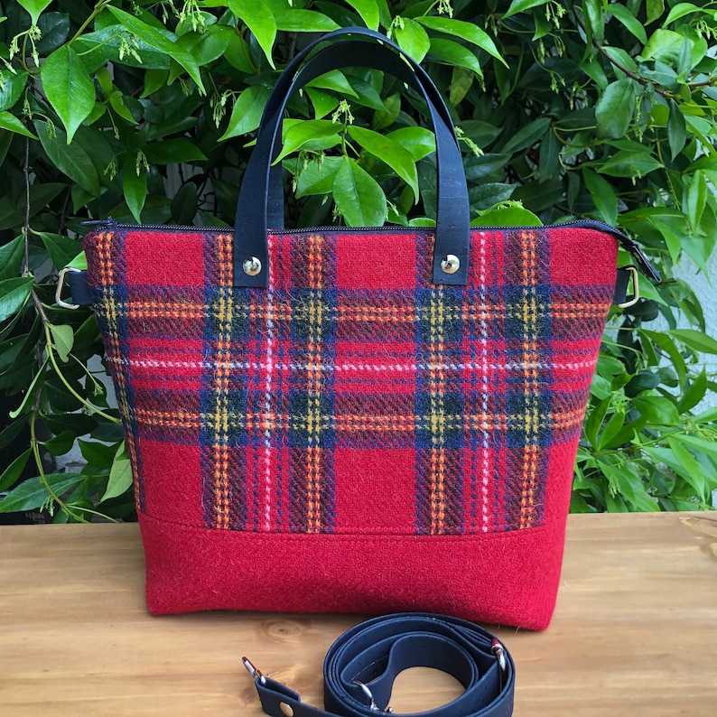 Tartan Scottish Royal Stewart Red Plaids Purse Leather Tote Bag main image 1