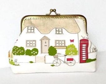 Make Up Bag with Metal Frame/ English Cottage Cosmetic Bag / Travel Accessory
