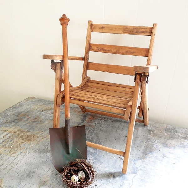 Kids Wood Folding Chair ~Vintage Garden Seating, Beach Chair~ Oak Slat ~Photo Prop Wedding / 0329