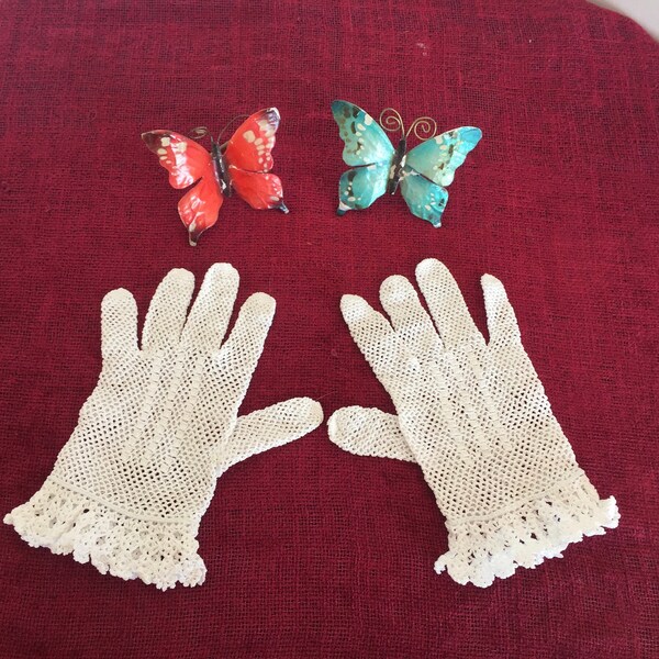 Crocheted Hand Made Lace Gloves, White Coloured Cotton Gloves, Costume Gloves, Wedding Gloves, Romantic Gloves - French fashion