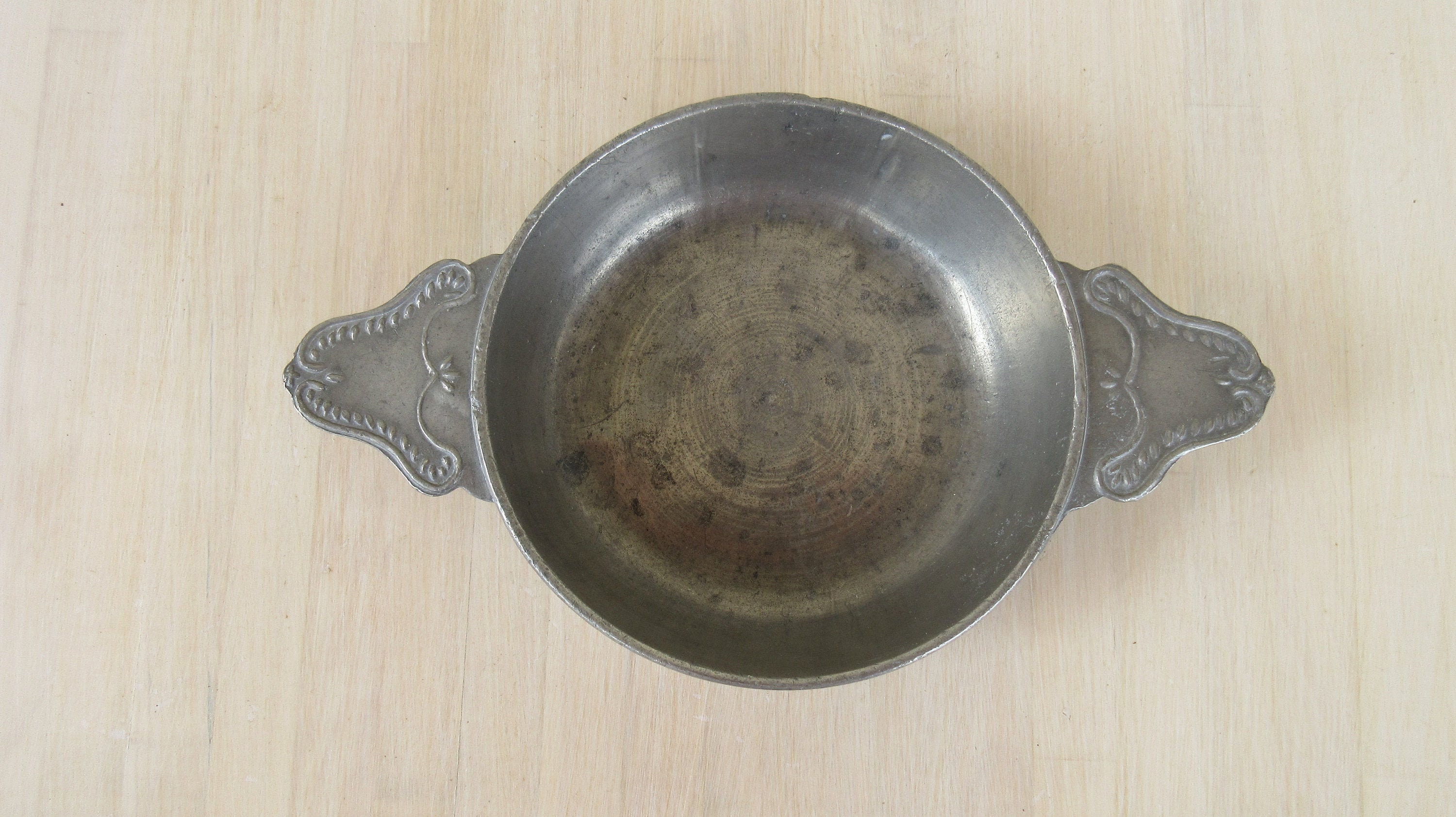 Pewter Bowl avec Poignées 5.5, Vintage Français Pewter Bowl, Trinket Tray, Country Kitchen Decor