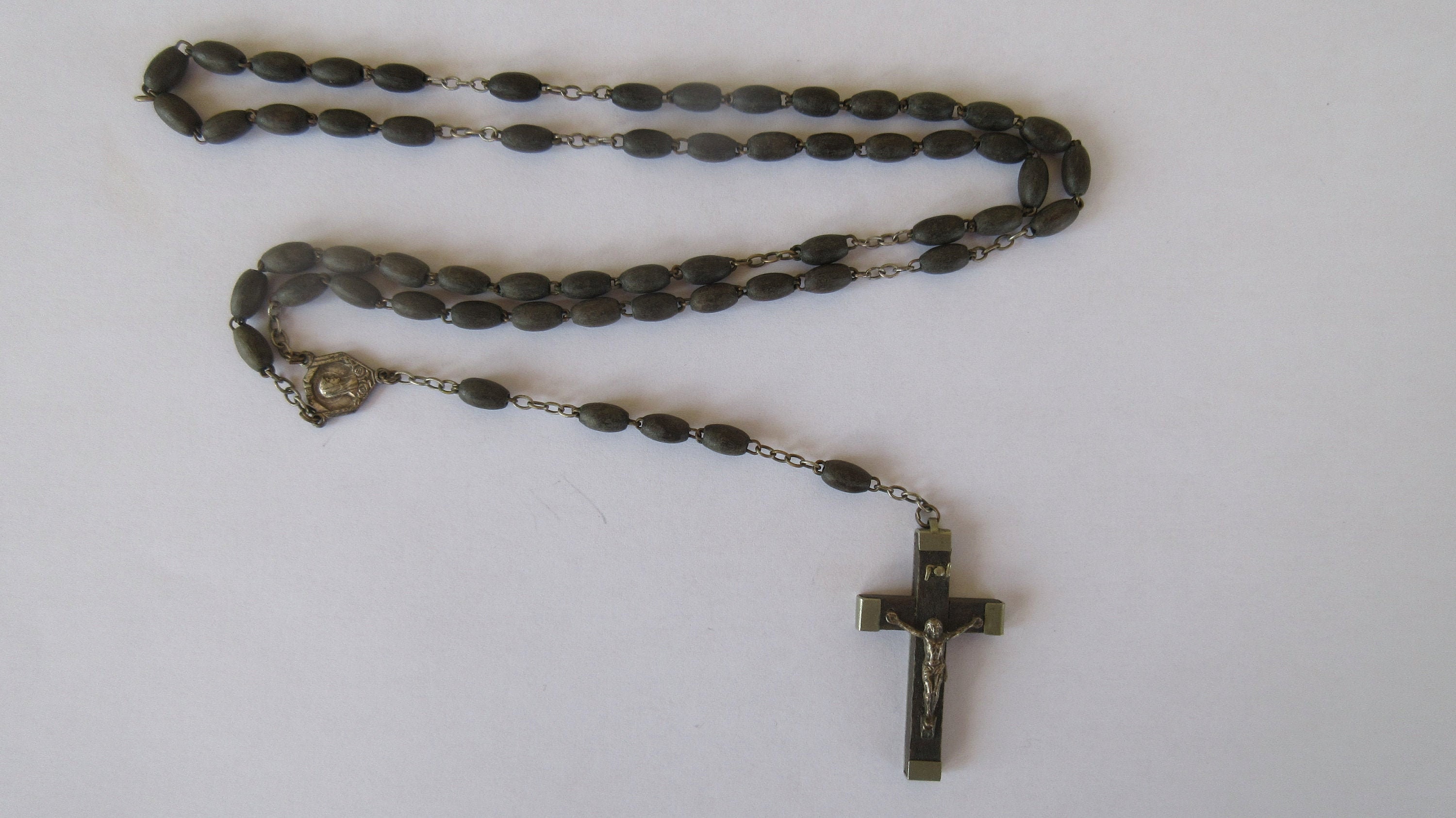 Chapelet Perles de Bois avec Crucifix et Médaillon, Français Cadeaux Religieux, Perle Prière Lourdes