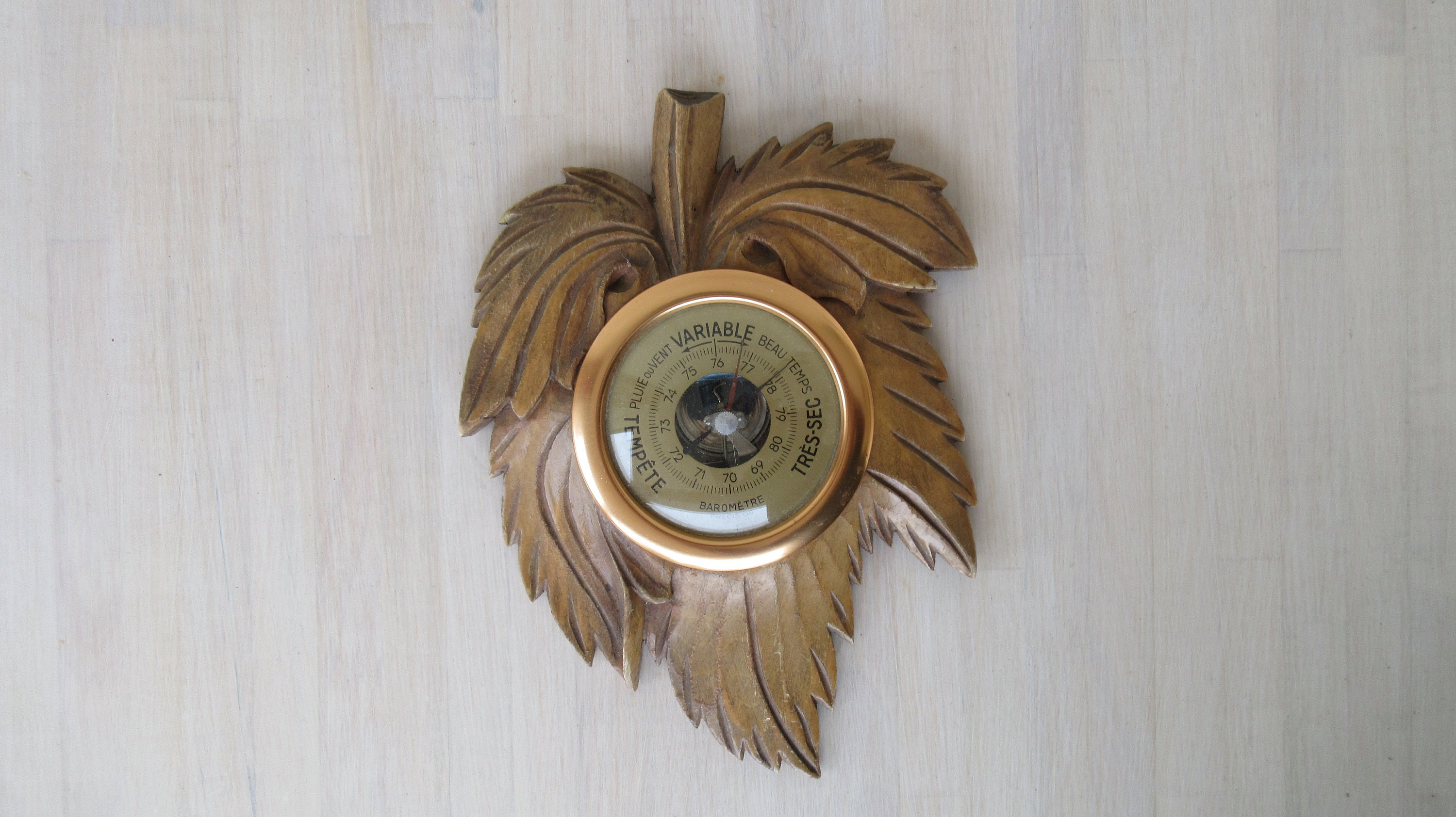 Baromètre, Station Météo, Vintage Français Bois Sculpté et Mur de Cuivre, Conception Feuilles