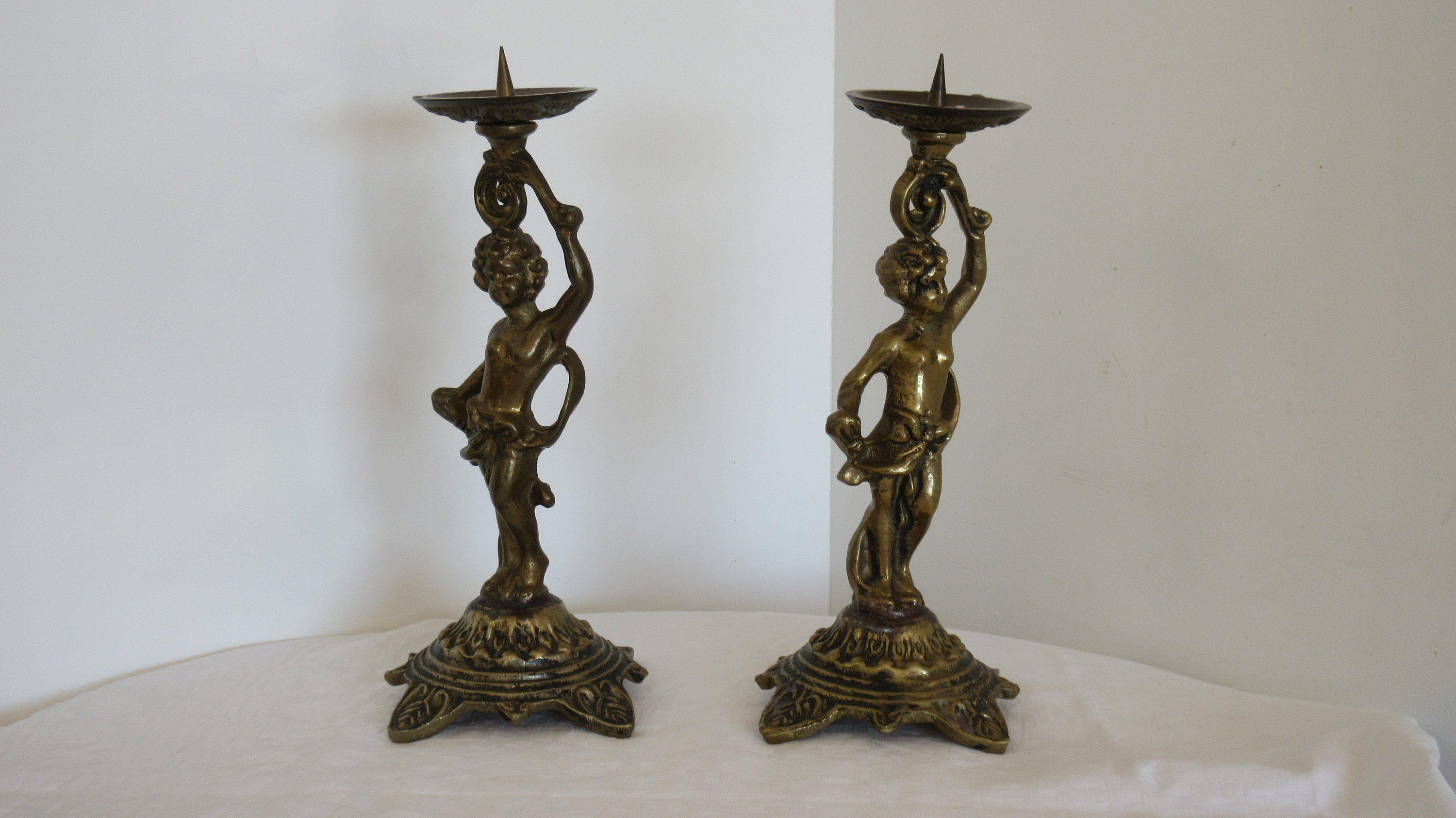 Chandeliers Cherub, 11 Paire de Bougeoirs Vintage Putti, Finis en Laiton Lourd. Fantastique Pour La 