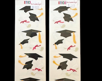 2 pegatinas nuevas de la Sra. Grossman para birrete, toga, diploma y álbum de recortes, estilo vintage del '99.