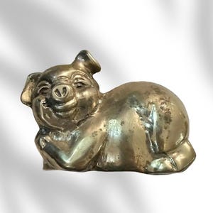 Vintage Brass Pig Figurine Farm Animal Gold tone Patina Shiny collection collectible collect hobby  art paperweight desk office gift metal