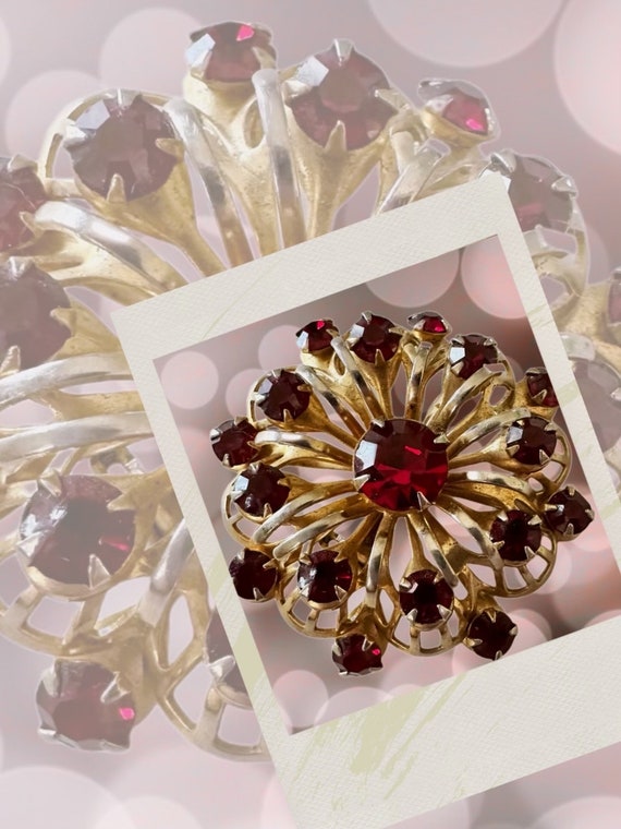 Ruby red color Rhinestone Brooch Pin flowers Gold 
