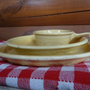 Vintage Oven Serve Butter Yellow pie plate,oval platter, and handled bowl - Homer Laughlin
