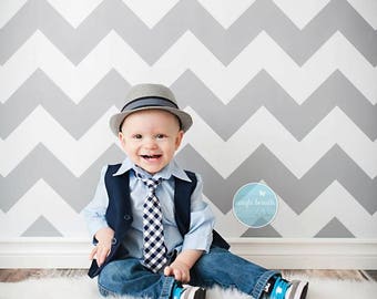 CLEARANCE 35% OFF - 6ft x 6ft Gray and White Chevron Photo Backdrop - Grey Chevron Pattern Photography Background - Item 1170