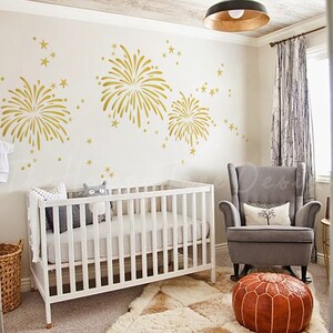 Look festif Décalcomanie murale Sparkle Mural design Grand feu d’artifice Autocollant de pépinière Gold Firework Wall Art - HT141