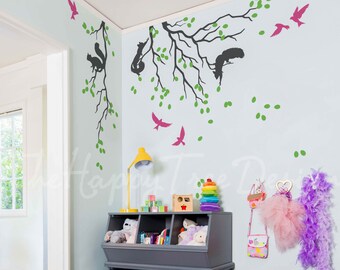 Naklejka ścienna z winylu z gałęzią wiewiórki – sztuka ptaków do pokoju dziecięcego