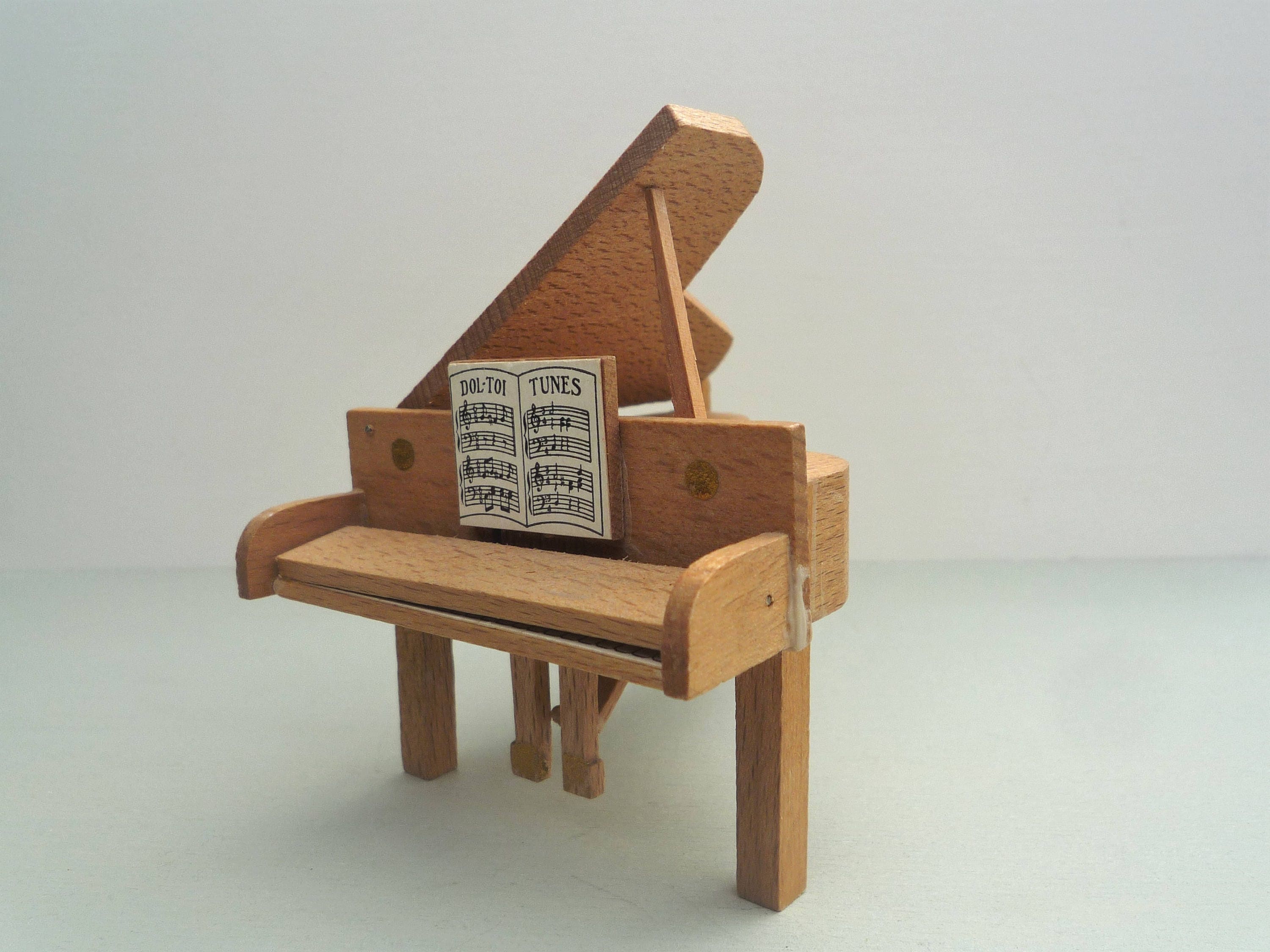 16th scale dolls house furniture