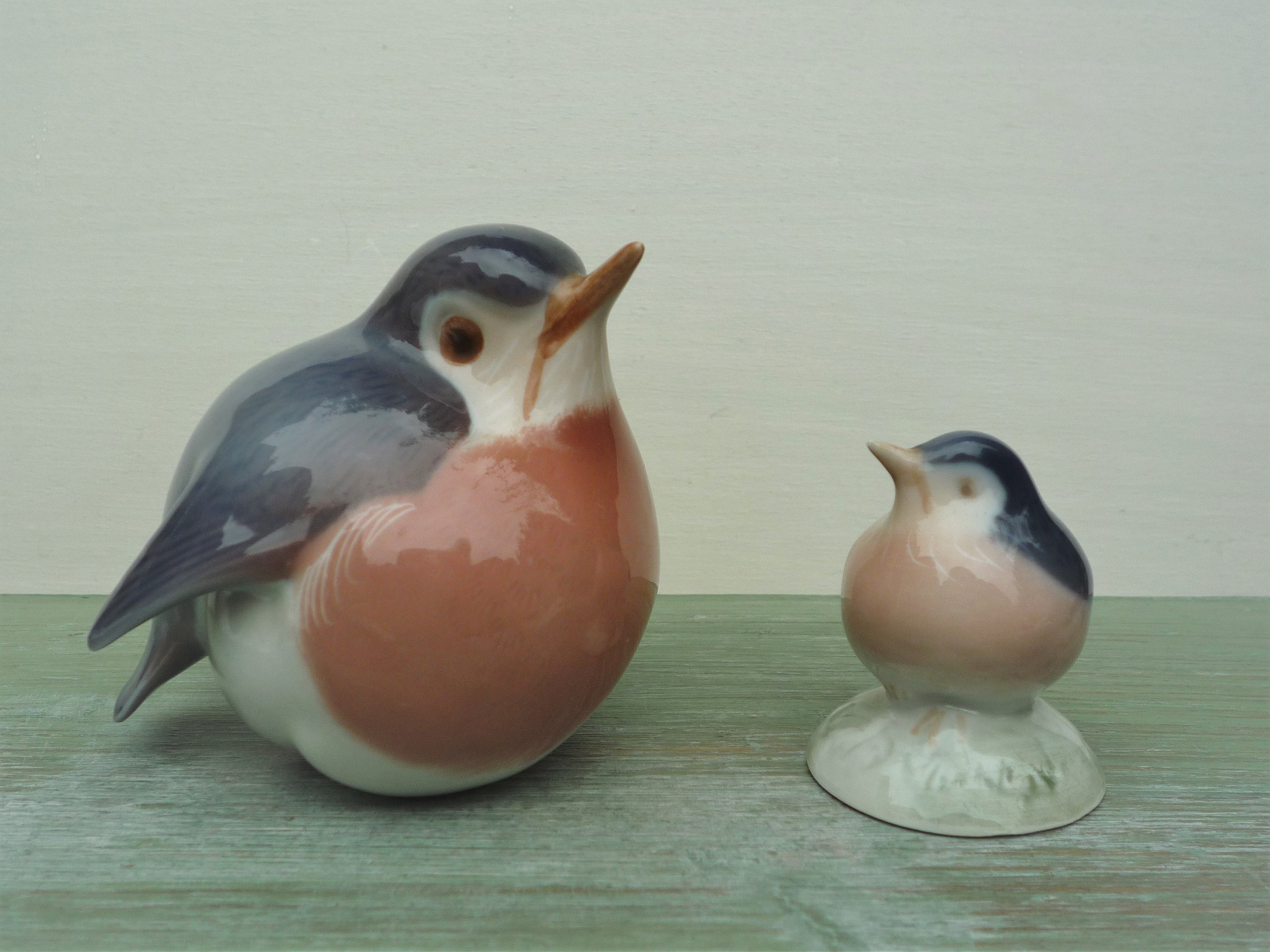 Vintage Royal Copenhagen Porcelain Robin 2266, Garden Bird Figurine