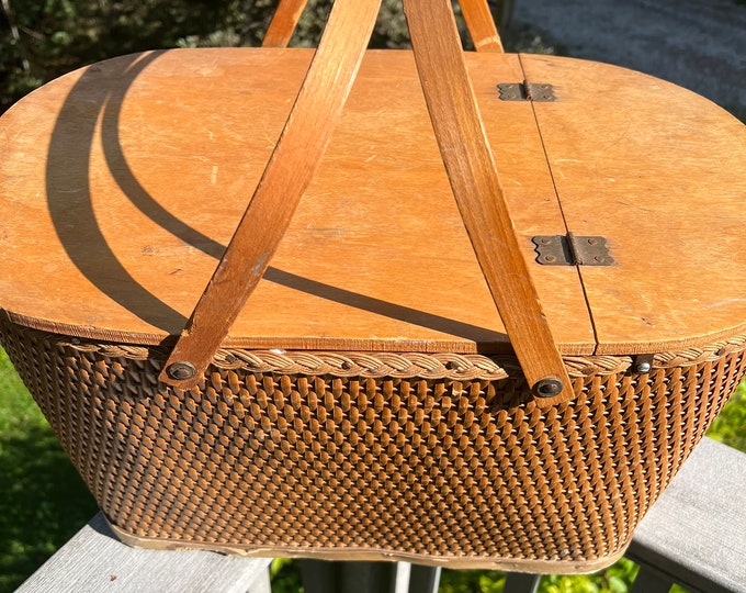 Circa 1960s Redman Wicker Picnic Basket Redman Brand W Utensils Etsy