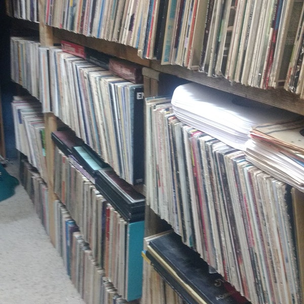 Large Vinyl Record Lots, Cassette Lots, CD Lots Mystery Lots 45 RPM Lots Bargain Vinyl, Bargain Cassettes, Rock Vinyl, Pop, 1960s-80s