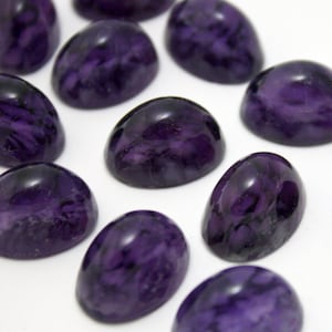 6 Vintage Glass Oval Shaped Cabochons in Amethyst - 18 x 13 mm (B519)