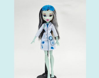 Monster High Frankie Stein Doll from Skulltimate Science Class Playset, Set Missing, Playset for Collectors, OOAK Repaint, Playing