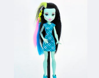 Monster High Doll for Collectors, OOAK Repaints, Playing, Voltageous Hair, Party Hair, Electrified Monstrous Hair, Freaky Fusion Recharge