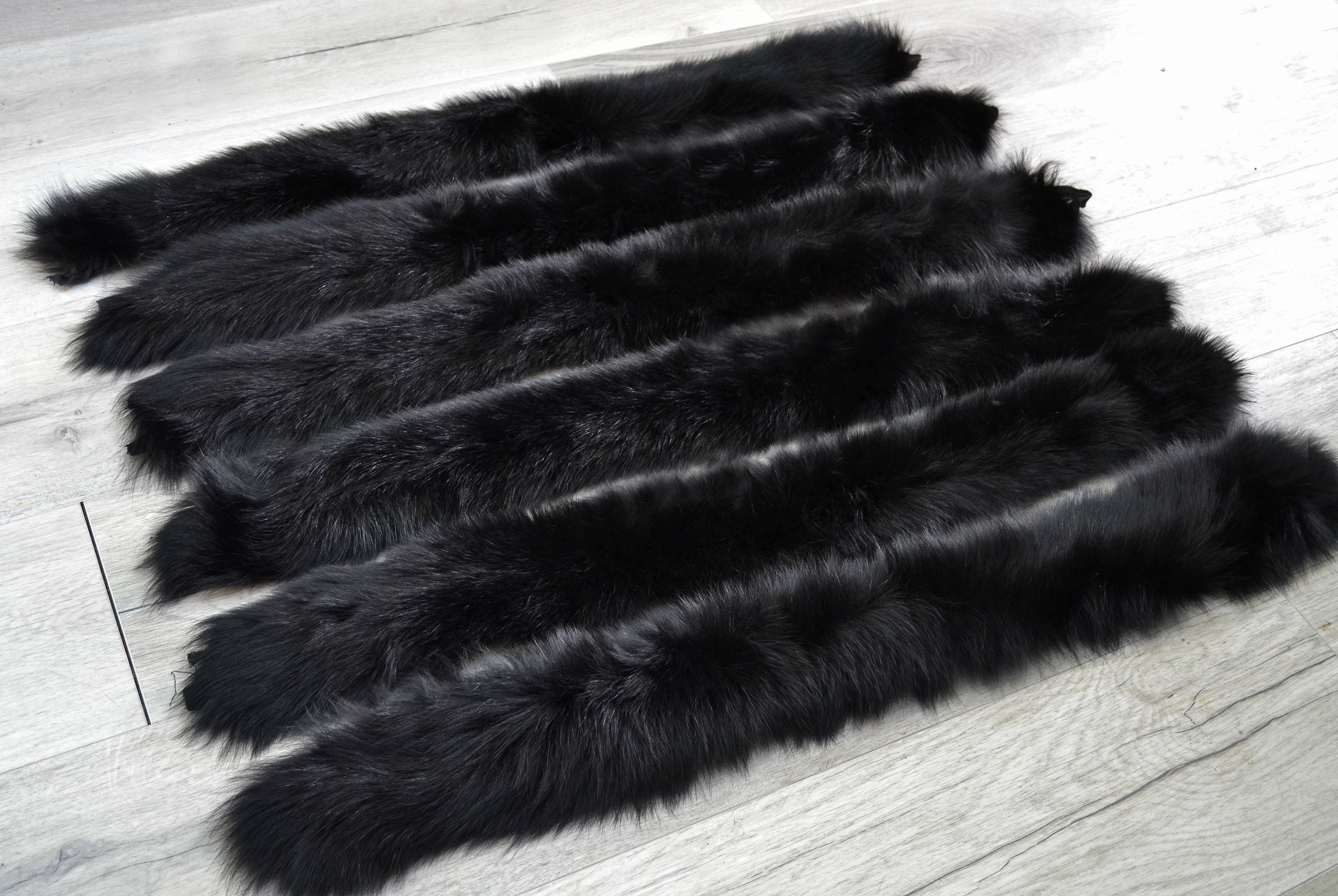 BY ORDER, Not Tail, 60-80 Cm Super Soft Real Black Fox Fur 