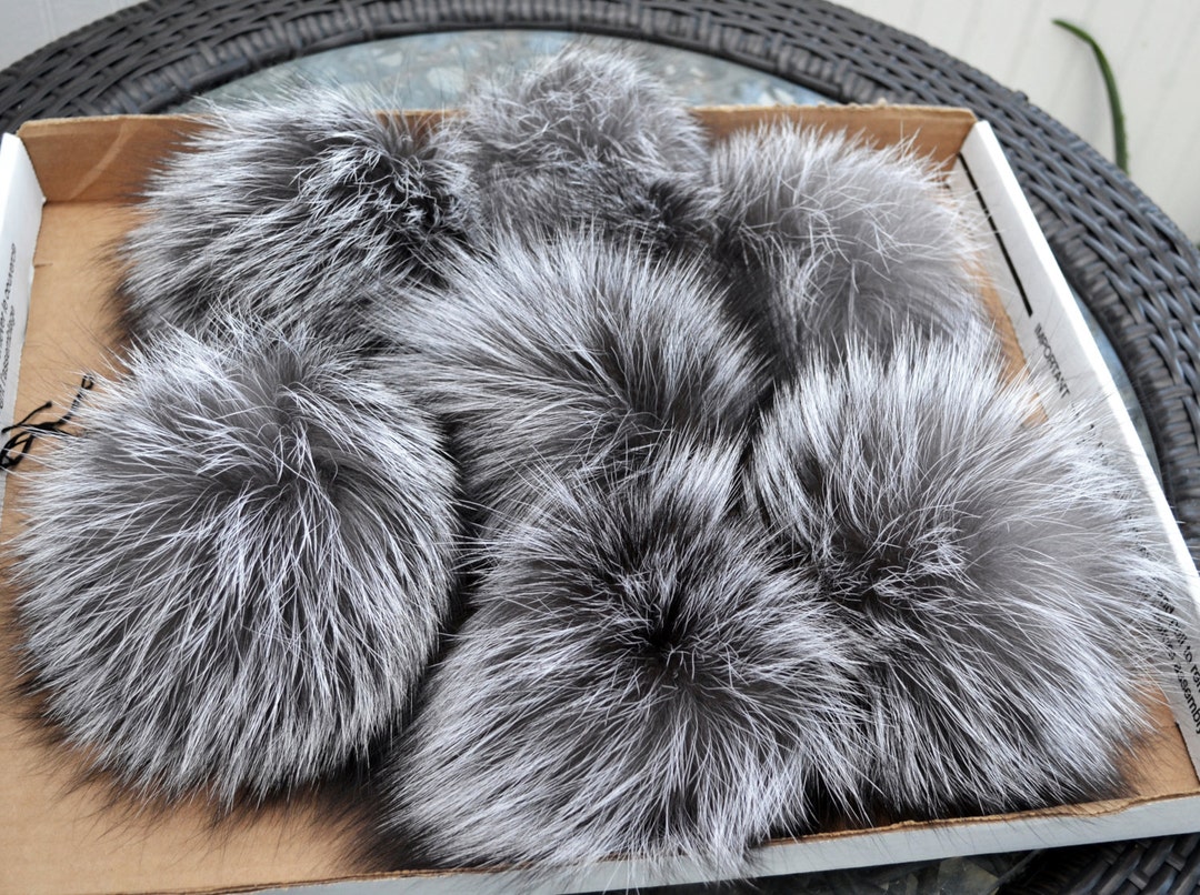 Knit Cashmere Hat with Fox Fur Pompom
