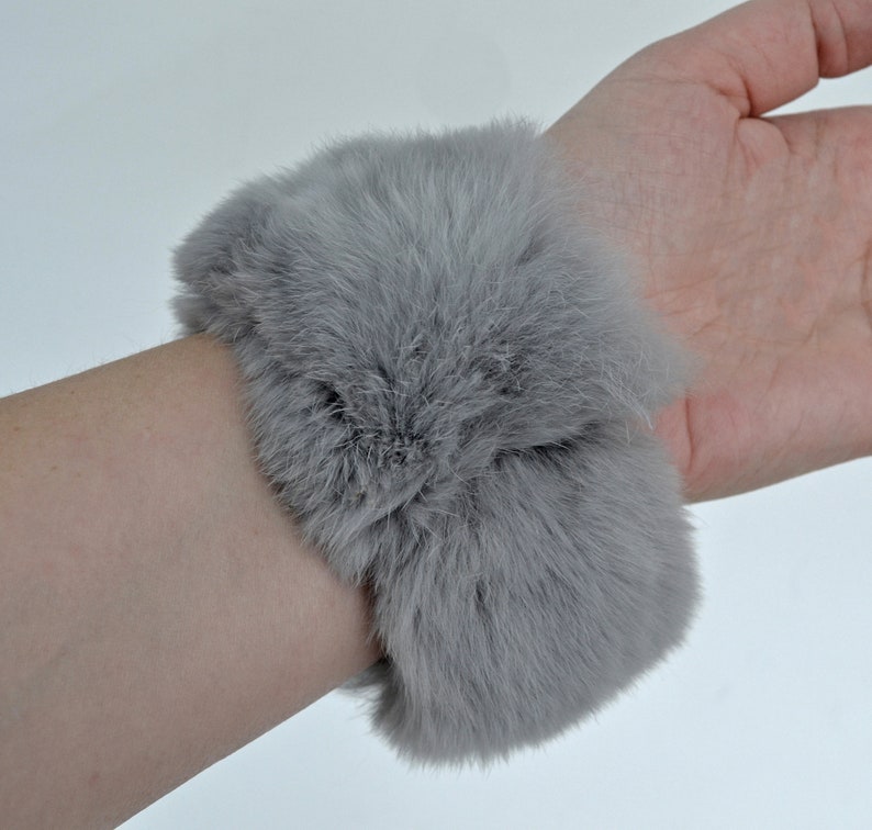 Beautiful Real Rabbit Fur Handmade Women Girl Lady Bracelet with Shiny Crystal Beads Leather Wrist Ring Cuff Gray Beige Fur Accessories