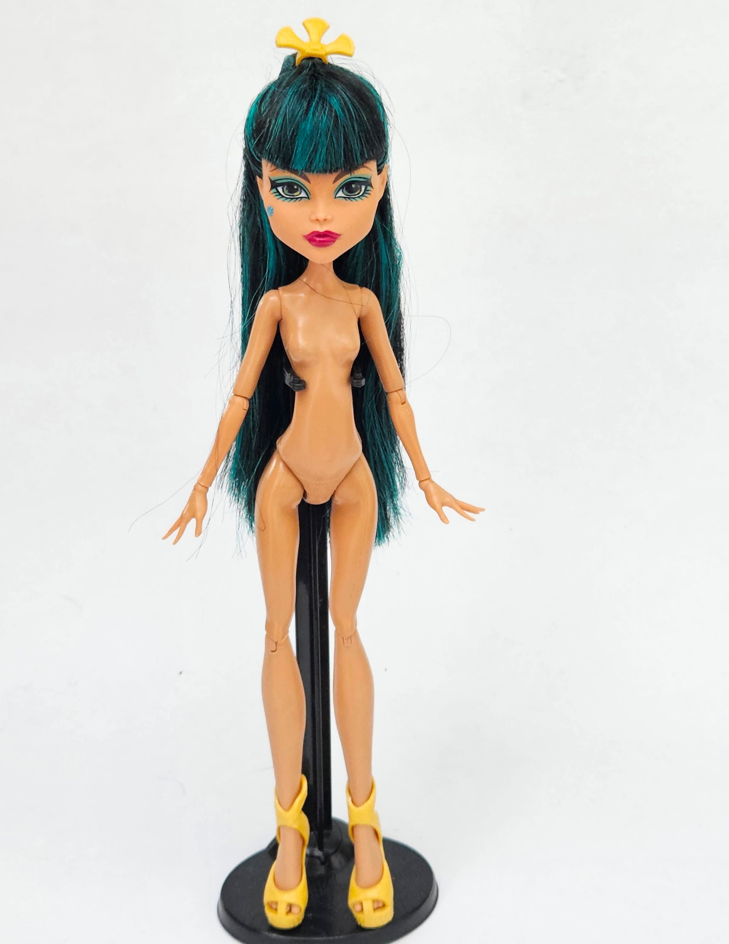 コレクター向けモンスターハイドールガール、OOAK再塗装プレイング、13