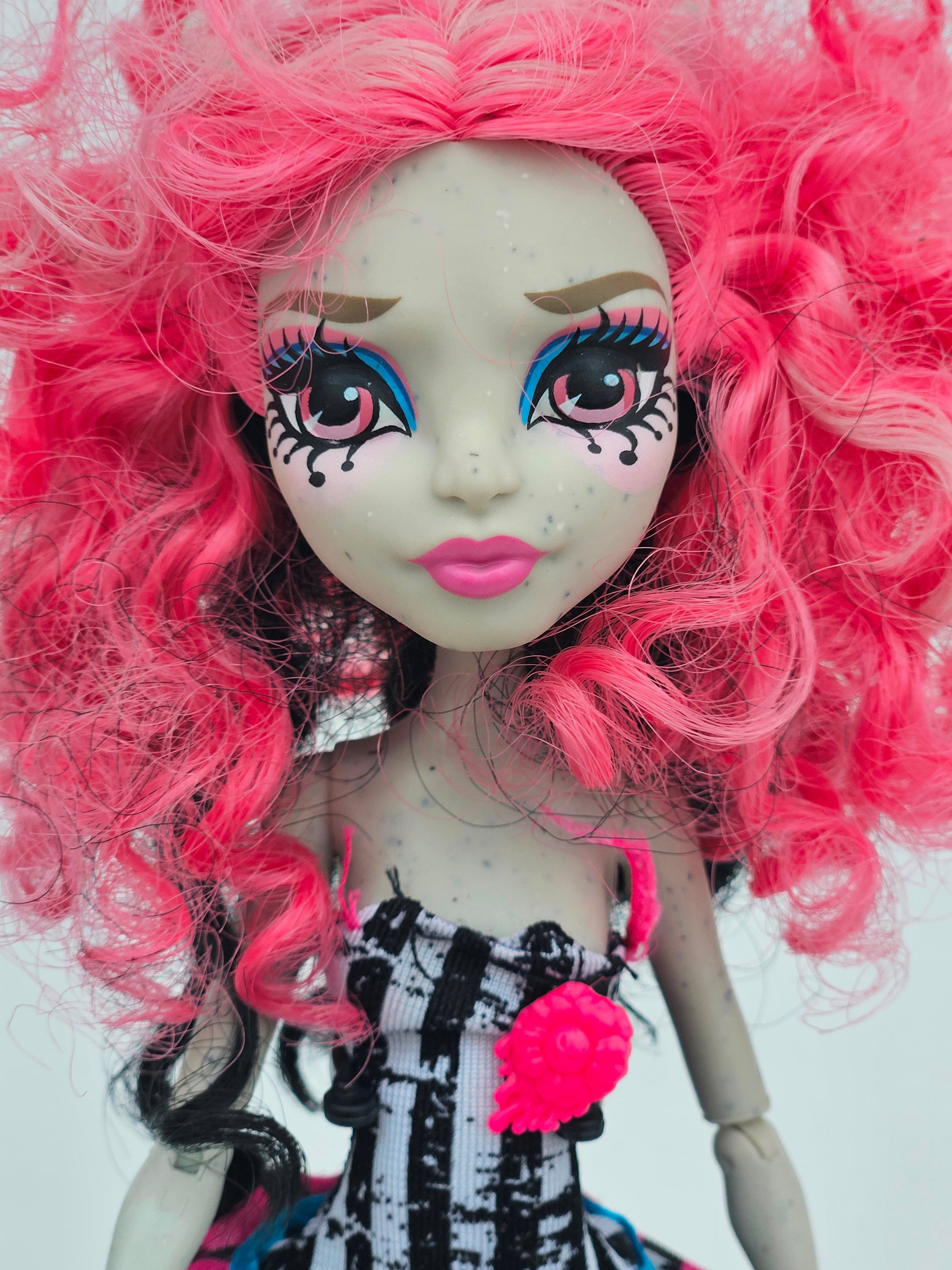 コレクター向けフリーク・ドゥ・シック モンスターハイドール、OOAK