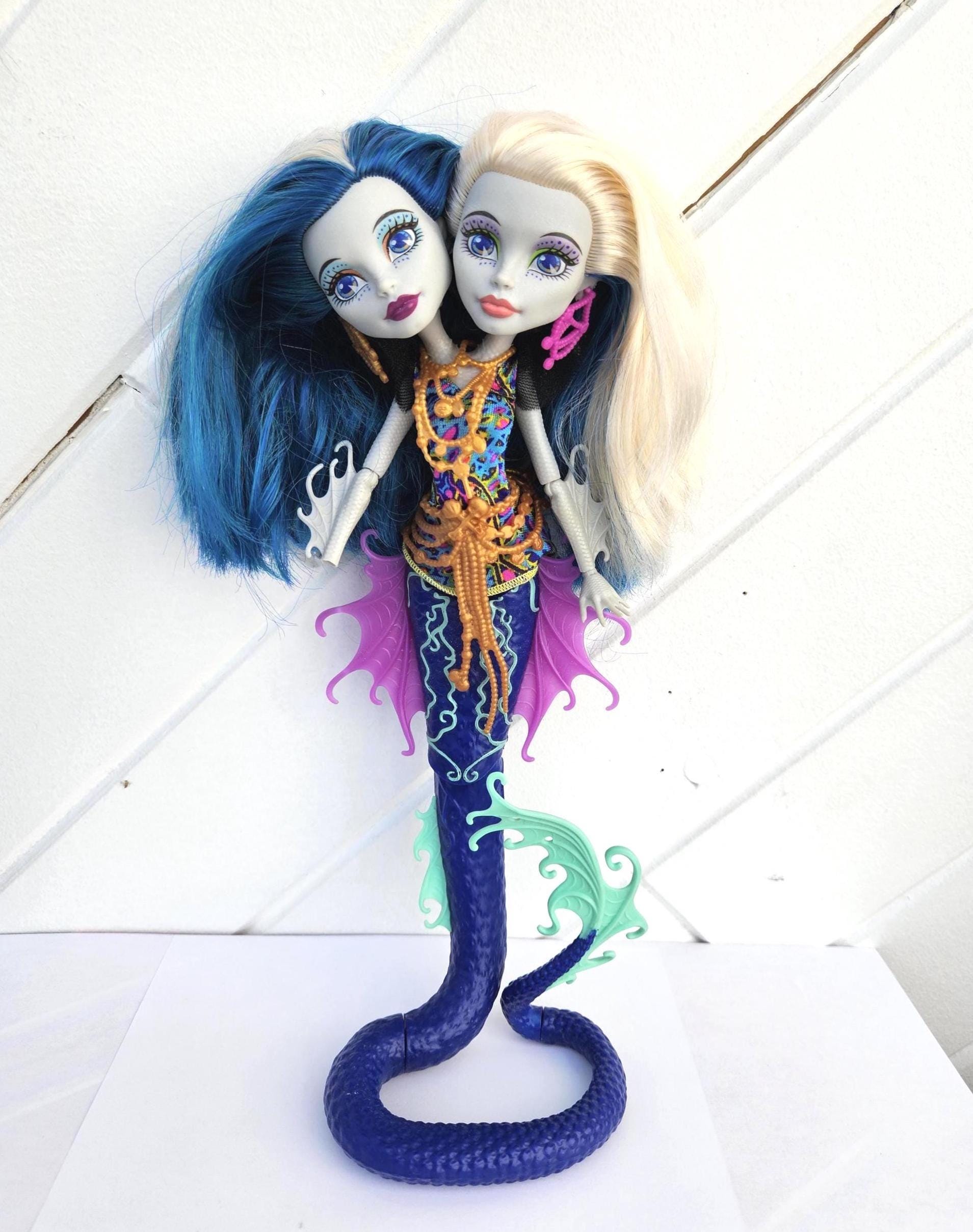Monster High Doll Great Scarier Scarrier Reef PERI & PEARL