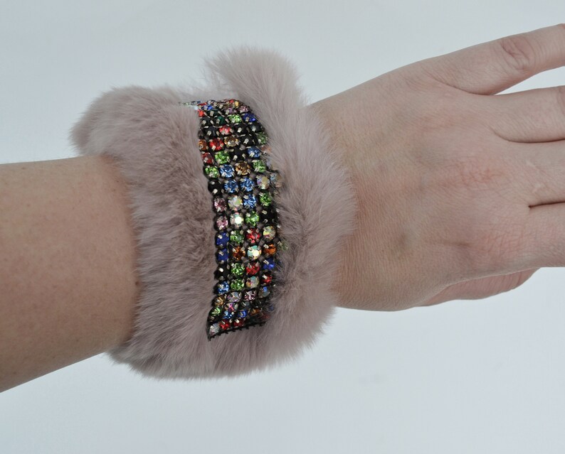 Beautiful Real Rabbit Fur Handmade Women Girl Lady Bracelet with Shiny Crystal Beads Leather Wrist Ring Cuff Gray Beige Fur Accessories