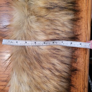 Extra stor huva med vegansk fuskpälskant 70 cm, stor fuskpälskragekant, fusktvättbjörnspäls, pälskrage, fuskpälshuva, pälsjacka, päls bild 7