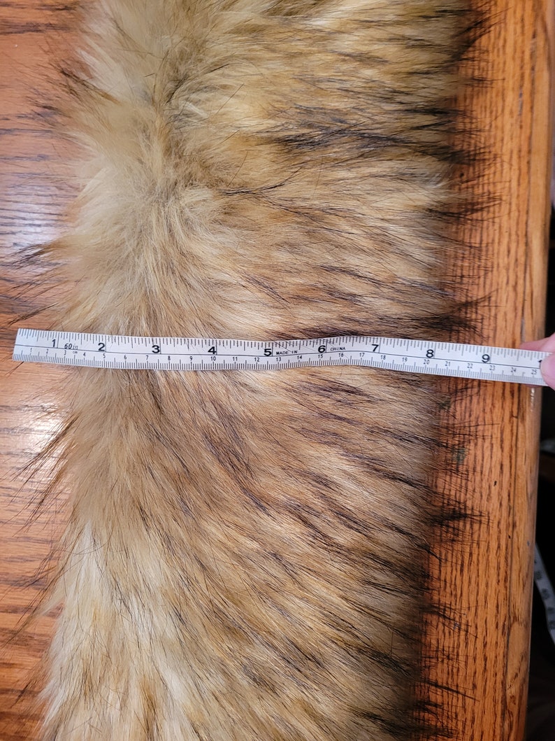 Extra stor huva med vegansk fuskpälskant 70 cm, stor fuskpälskragekant, fusktvättbjörnspäls, pälskrage, fuskpälshuva, pälsjacka, päls bild 7